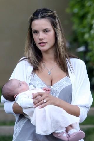 alessandra ambrosio hair color. Alessandra Ambrosio Introduces