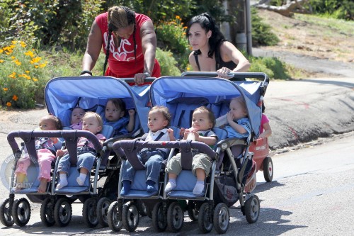 octomom nadya suleman kids. Nadya Suleman Packs Up Her