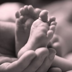 Women+giving+birth+videos