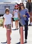 jennifer-garner-out-in-la-with-kids-violet-seraphina-and-sam-affleck