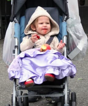 Jennifer Garner Takes Violet To Farmer's Market