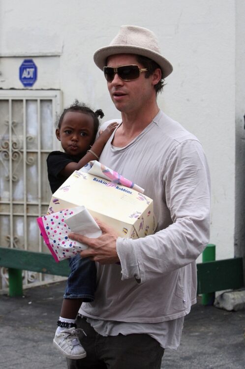 Brad Pitt And Daughter Zahara Grab Cake In LA