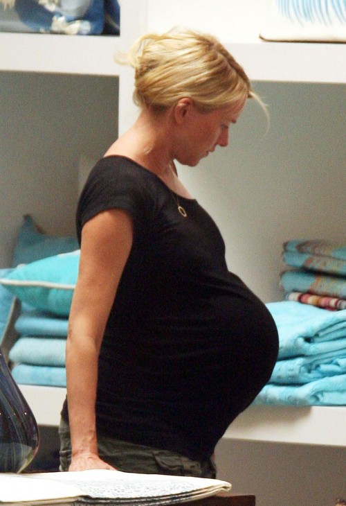 A Heavily Pregnant Naomi Watts