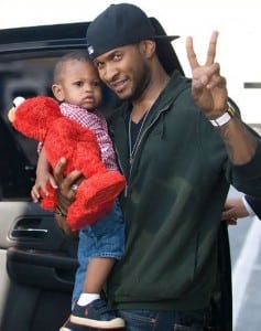 Usher Raymond V Is Lovin His Elmo