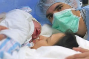 Doctor Wants Dads Banned From Labour Ward - Childbirth Too Tramautic