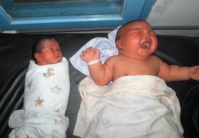 Indonesian Mom Gives Birth To 19.2lb Baby!!