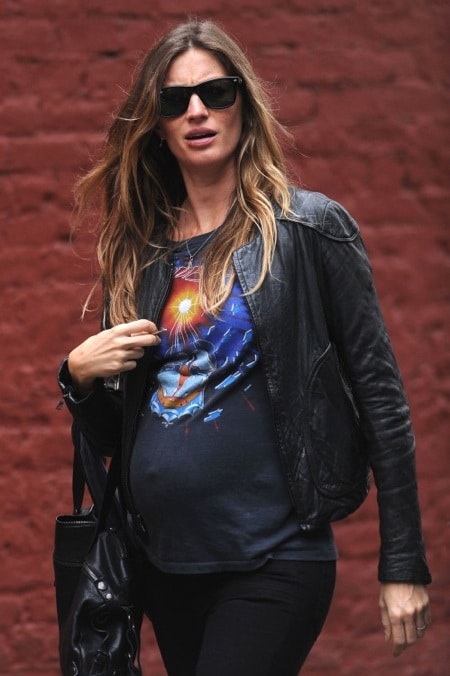 Pregnant Gisele Bundchen out in NYC