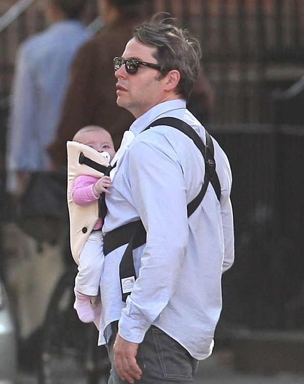 Matthew Broderick Is A Babywearing Daddy