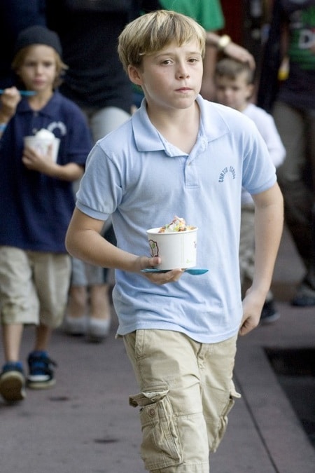 Brooklyn Beckham out with his family for Frozen Yogurt in LA
