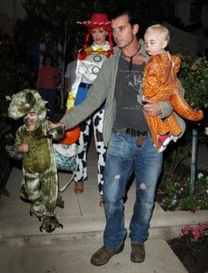 Gwen Stefani and Gavin Rossdale out for hallween with sons Kingston & Zuma