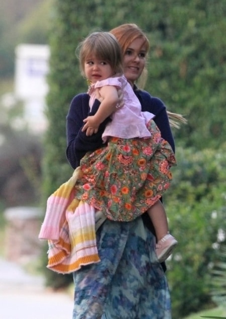 Britax Click Tight >> Isla Fisher, Olive Baron Cohen - Growing Your Baby Britax Click Tight >> Isla Fisher, Olive Baron Cohen - Growing Your Baby