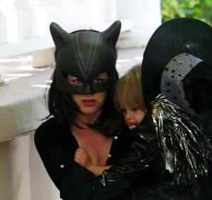 Isla Fisher and Olive go to a Halloween Party