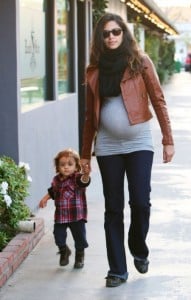 Pregnant Camila Alves arrives at the park with son Levi