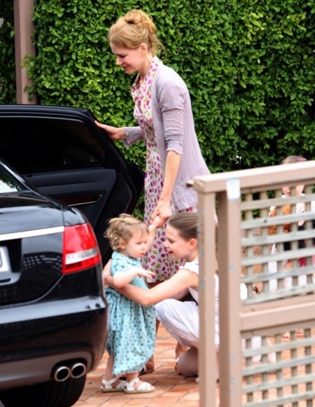 Nicole Kidman & Sunday Rose Visit Family in Australia