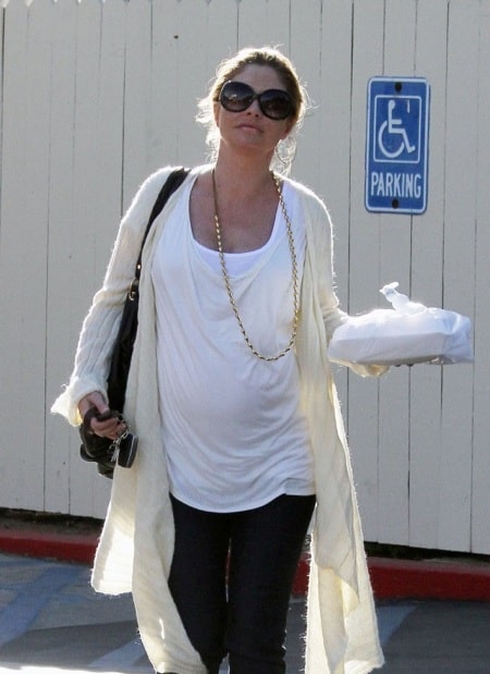 Pregnant Rebecca Gayheart