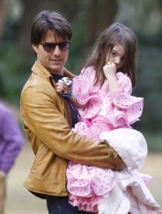 Suri Visits dad Tom Cruise In Sevilla