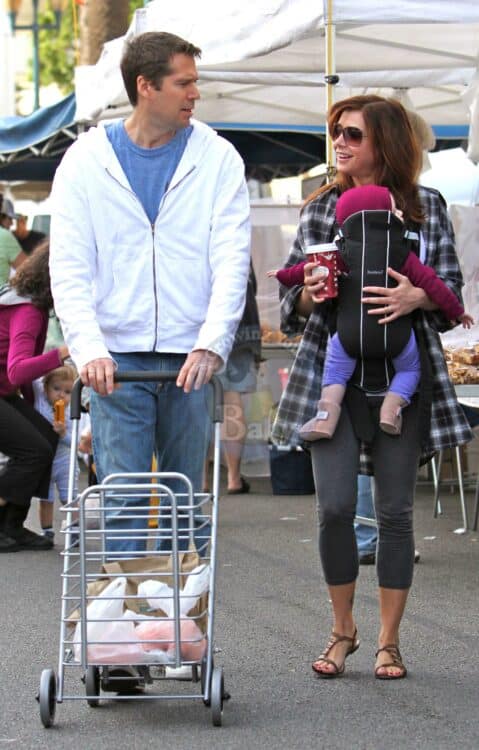 Alyson Hannigan and Family Stroll At The Market