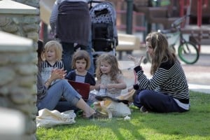 Amanda Peet and Daughter Frances Enjoy a Park Playdate