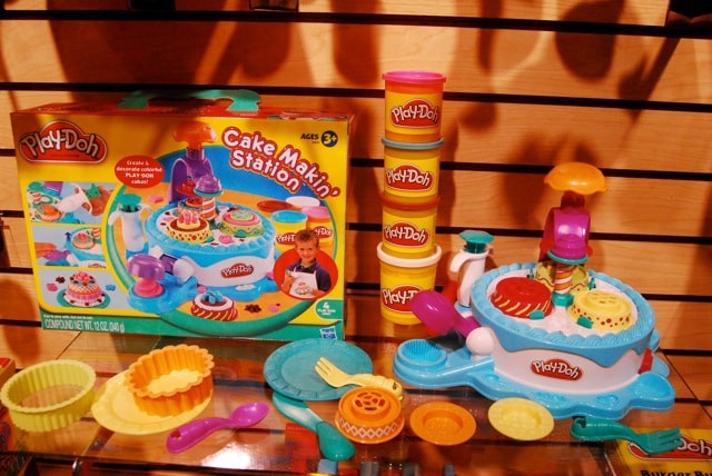 Play-doh Cake Makin Station