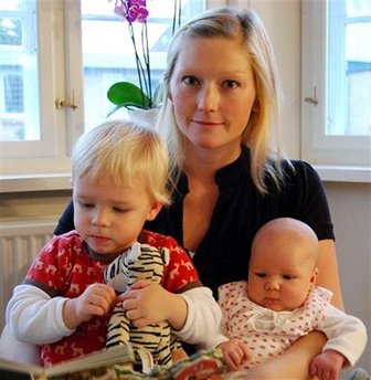 Stinne Bergholdt holds her youngest daughter Lucca