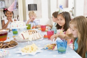 Tips For Hosting A Dinosaur Themed Birthday Party