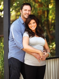 Tiffani Thiessen Covers Pregnancy Magazine