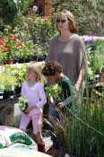 Leni and Henry Pick out Flowers