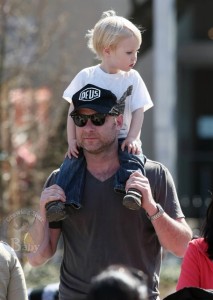 Liev Schrieber Enjoys A Day Out With His Boys!