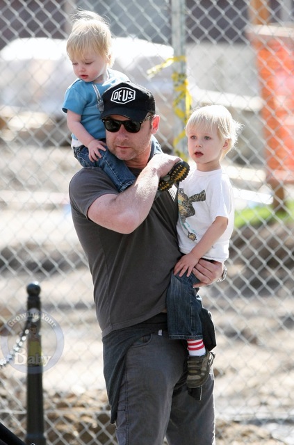 Liev Schrieber Enjoys A Day Out With His Boys!