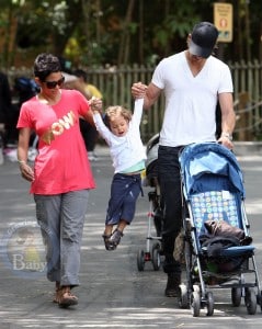 Halle and Gabriel Treat Nahla To A Day At The Zoo!