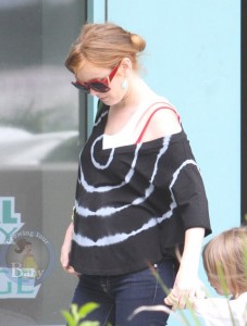 Isla Fisher Keeps Her Bump Covered in LA