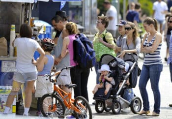 Sarah Jessica Parker with twins Marion and Tabitha