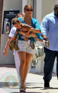 Jennifer Lopez Carries Max Anthony
