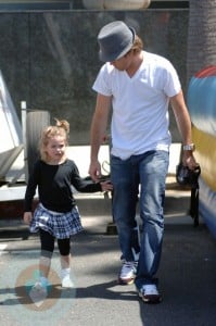 Larry Birkhead and Dannielynn at the market