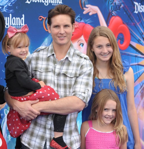 Peter Facinelli with Luca, Lola and Fiona At Disney's World of Color