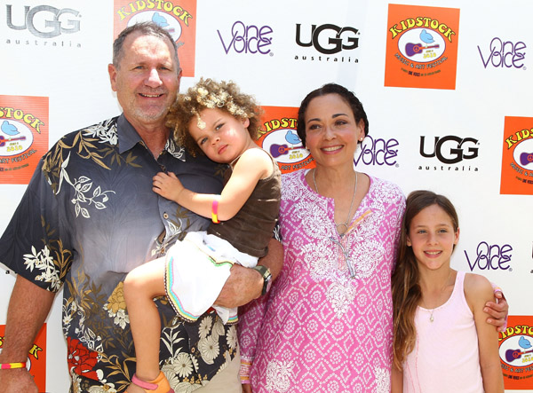 Image: Catherine Rusoff and Ed O'Neill with their daughters Sophie and Claire