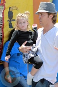 Larry Birkhead and Dannielynn at the market