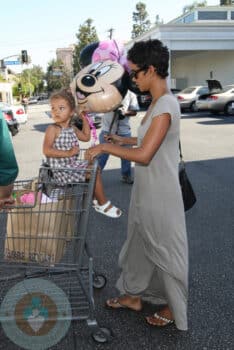 Halle Berry and Nahla Aubry At Bristol Farms