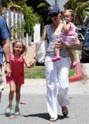 Jennifer Garner with daughters Seraphina and Violet