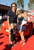Tori Spelling and Dean McDermott with Liam and Stella