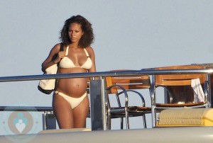 Alicia Keys Honeymooning In France