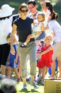 Jennifer Garner with daughter Violet and Seraphina