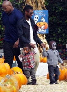 Usher with his sons Naviyd and Usher Raymond V