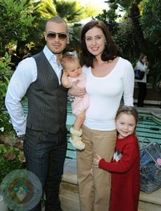 Joey Lawrence with Wife Chandie Yawn-Nelson and daughters Liberty and Charleston