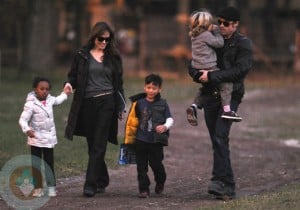 Brad and Angelina with kids Zahara, Shiloh and Pax