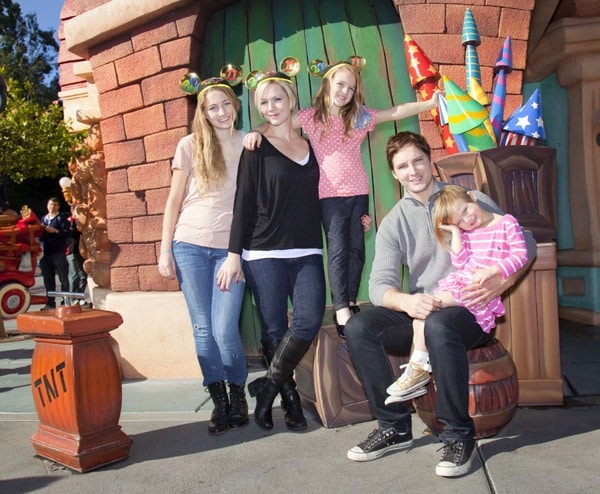 Jennie Garth and husband Peter Facinelli at Disneyland