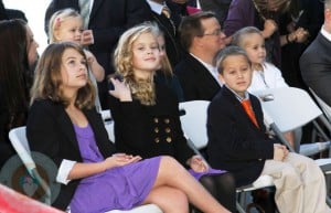 Ava and Deacon Philippe watching their mom accept her star!