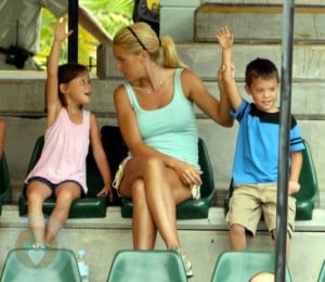 Kate Plus 8 Visit The "Crocoseum" in Australia