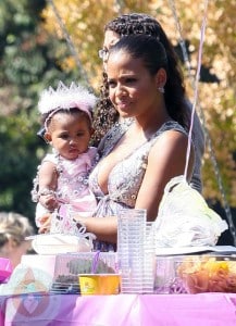 Christina Milian with daughter Violet October 03/10