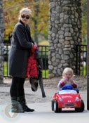 Gwen Stefani with son Zuma at the park